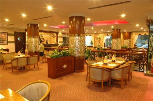 Grand Hotel Lakeside Huizhou  Restaurant photo